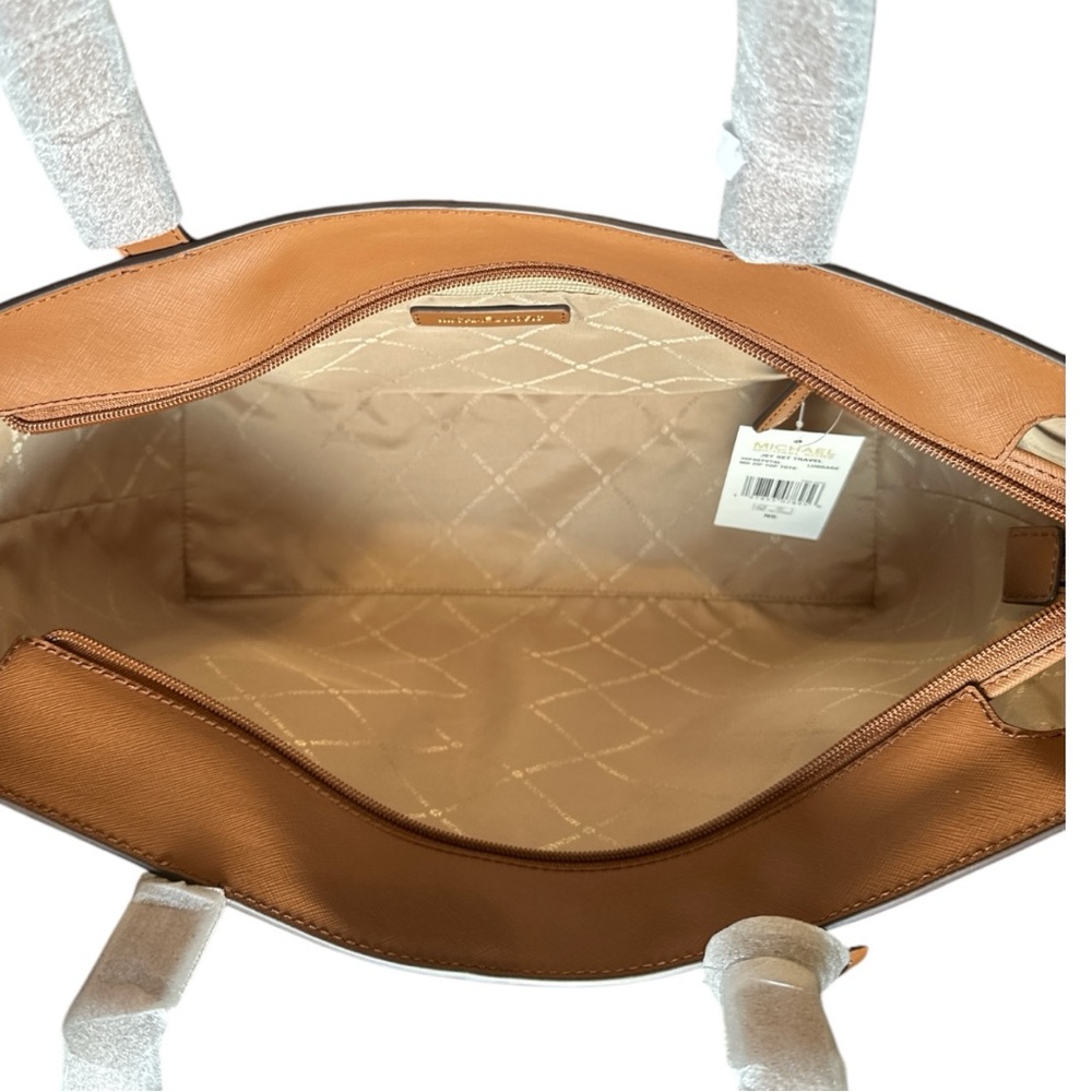 Michael Kors Jet Set Travel Tote (NWT) - Picture 8 of 15